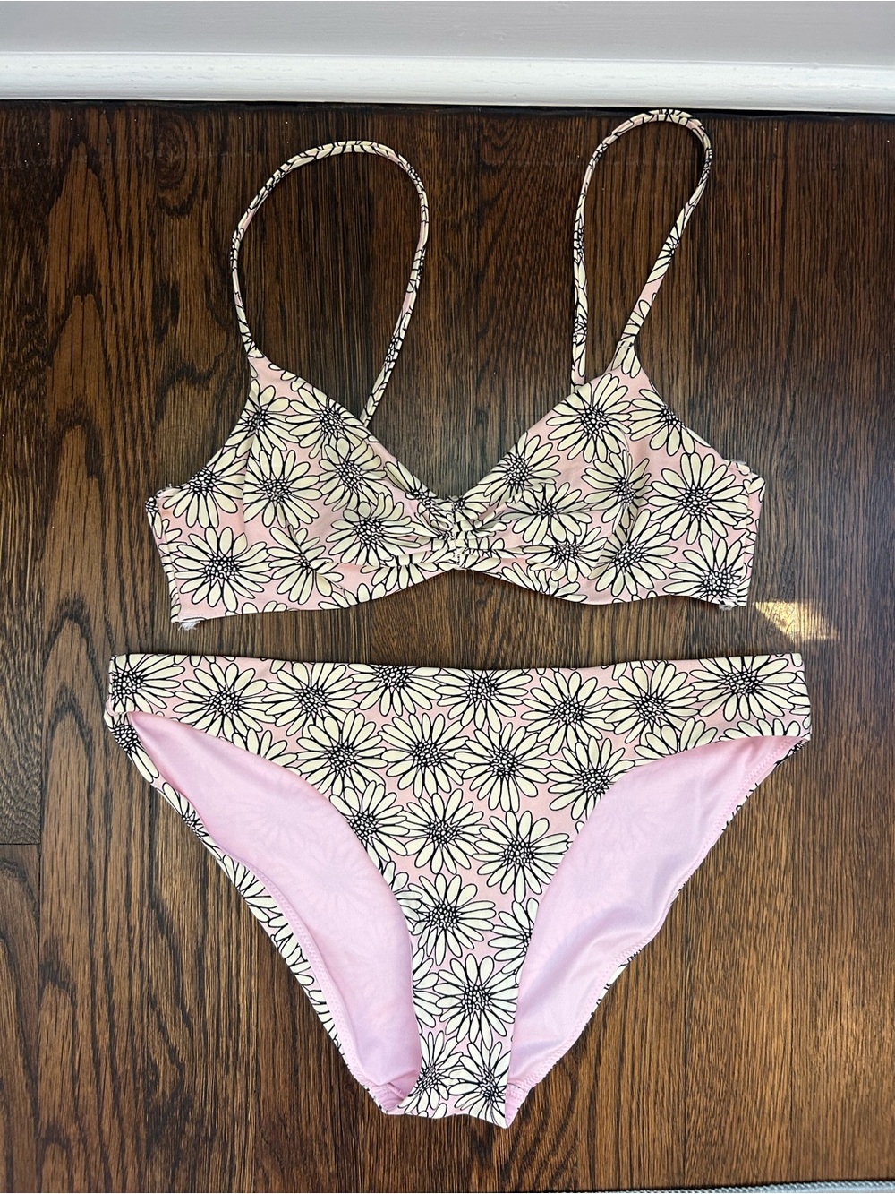 & Other Stories Pink Floral Daisy Bikini Set 4 top/6 bottom